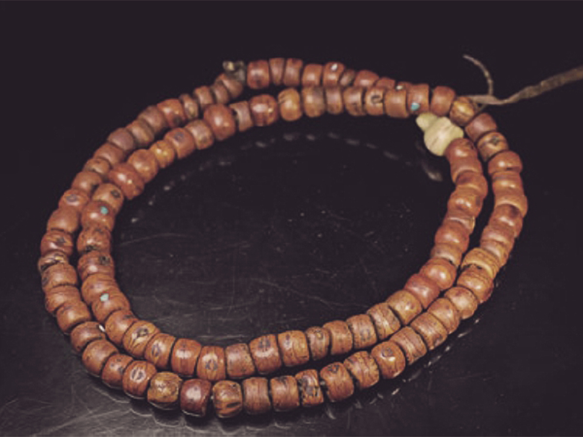 金刚菩提色差严重最终可以盘红吗,金刚菩提玉化透明变红阶段