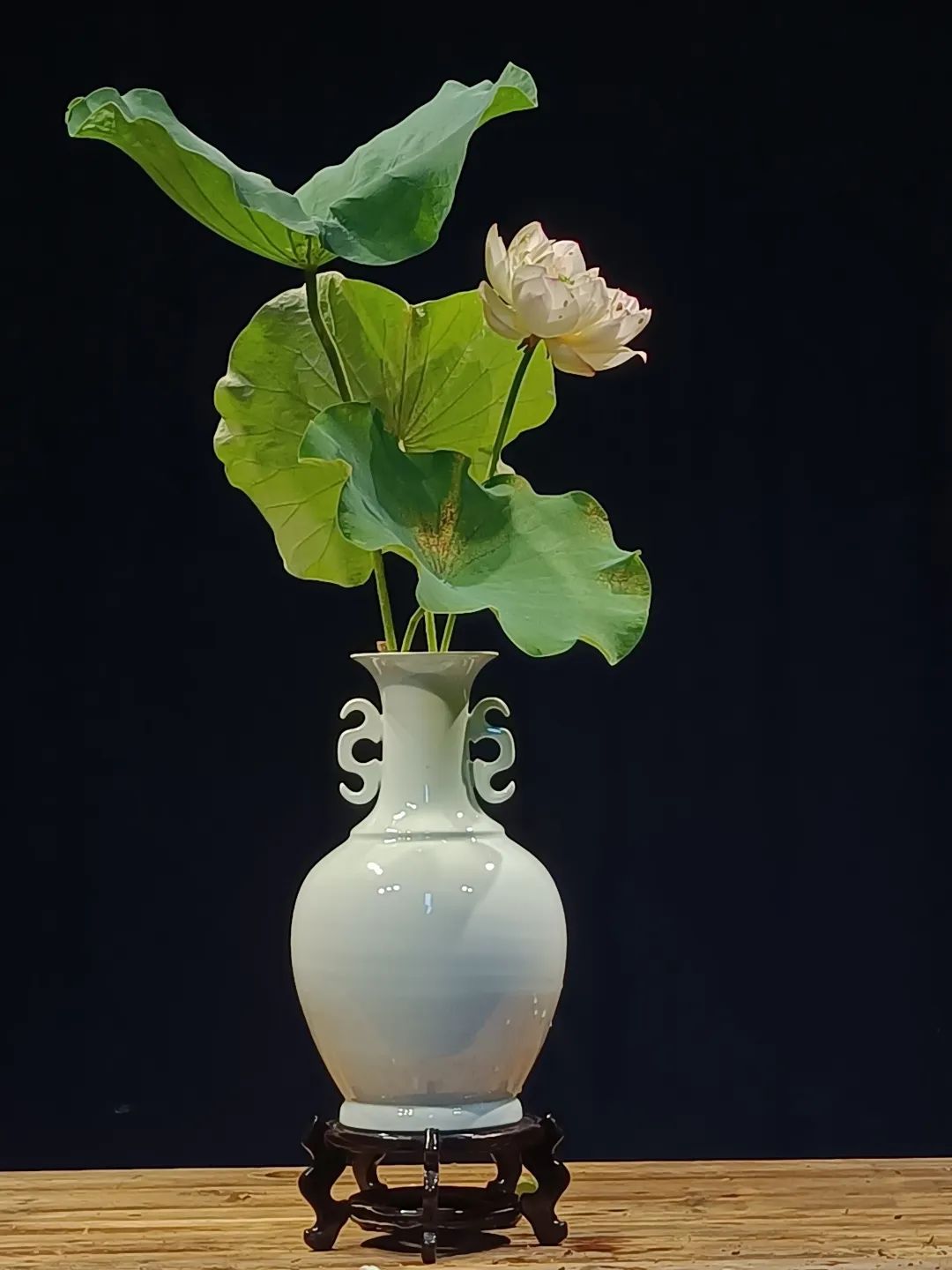 日本顶级禅意插花荷花,日式荷花插花