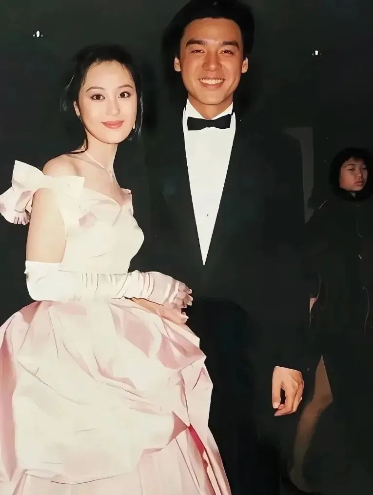 心机女搞垮富豪,拜金女把土豪搞破产完整