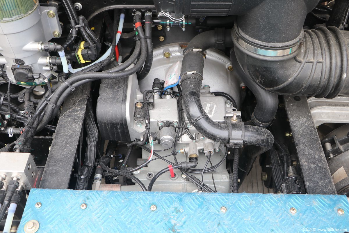 国产最新款大马力重卡,马力最大跑得最快的国产重卡价格