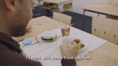 日本推出能让饭菜变咸的电筷子，这下真·重口味了