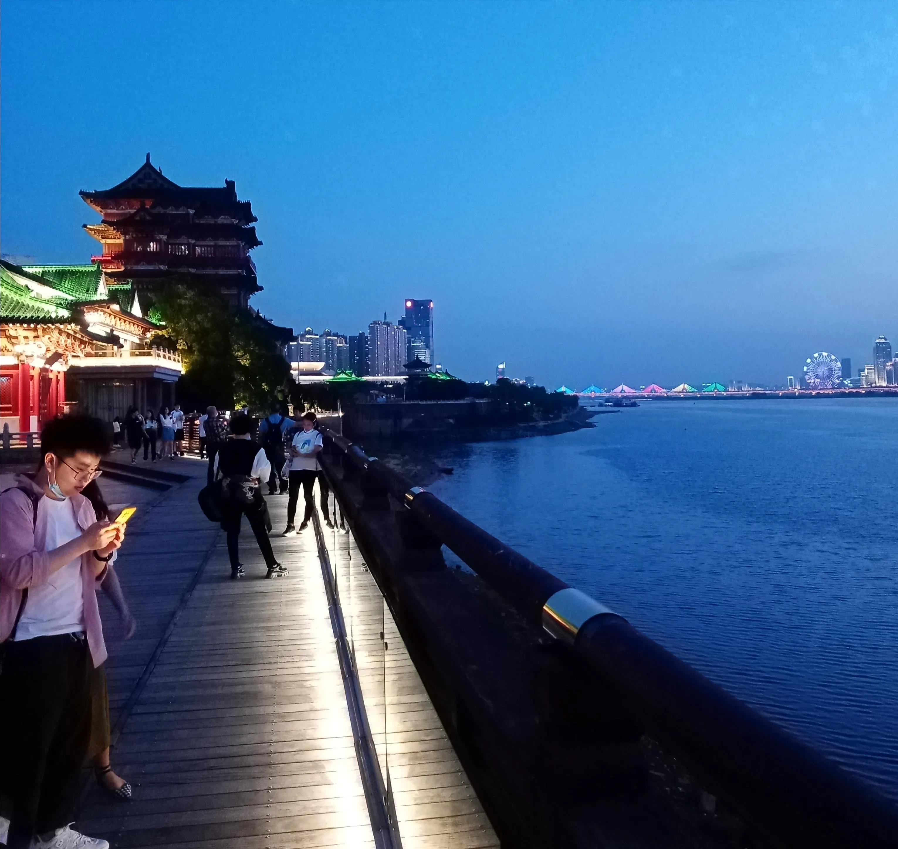 滕王阁是江南的三大名楼,滕王阁是我国三大名楼之首吗