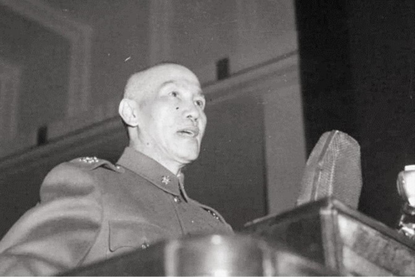 我国领导人都是如何评价蒋介石的?周总理评语中肯,毛主席最精辟