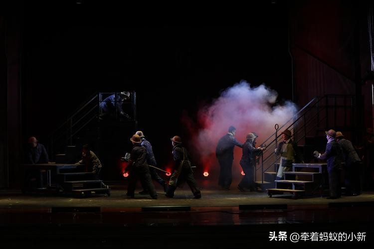 为什么很多名演员都是话剧出身,为什么很多演员要演话剧