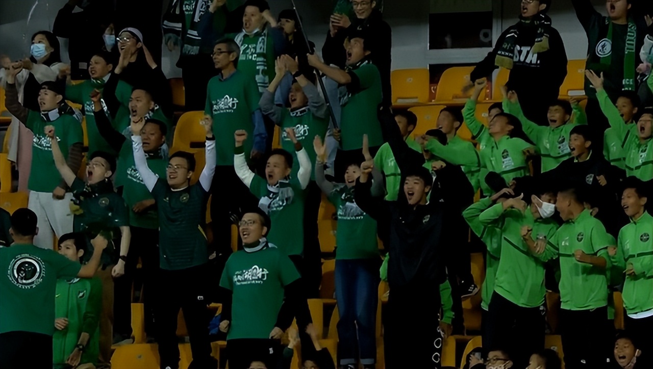 中超联赛扑救颜骏凌,颜骏凌对泰国开球