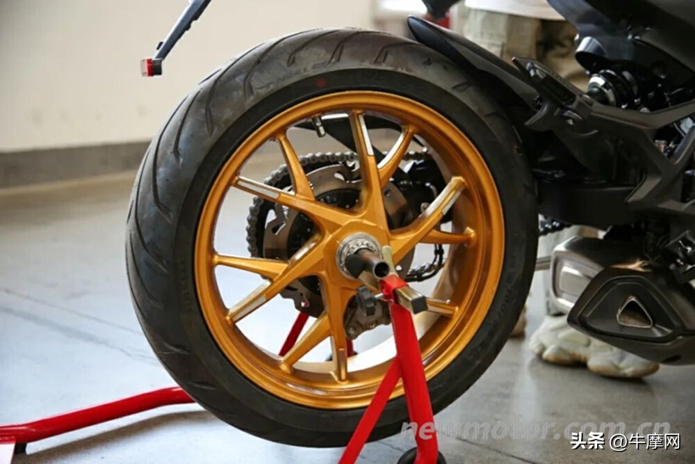 杰迪k750摩托车仿赛试驾,国内最大仿赛车型杰迪visionk750