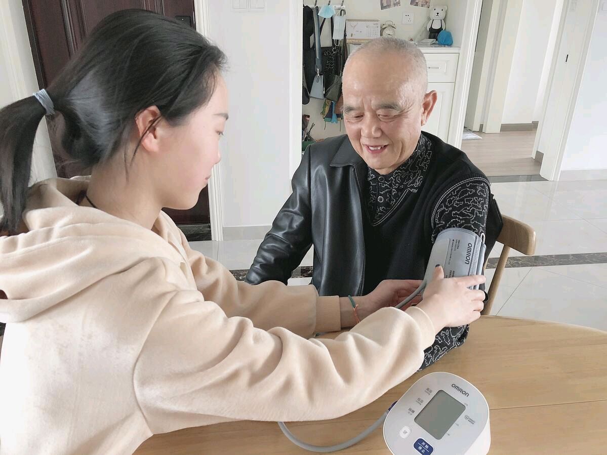 测量血压在左臂还是右臂好,测量血压是左臂还是右臂比较准确