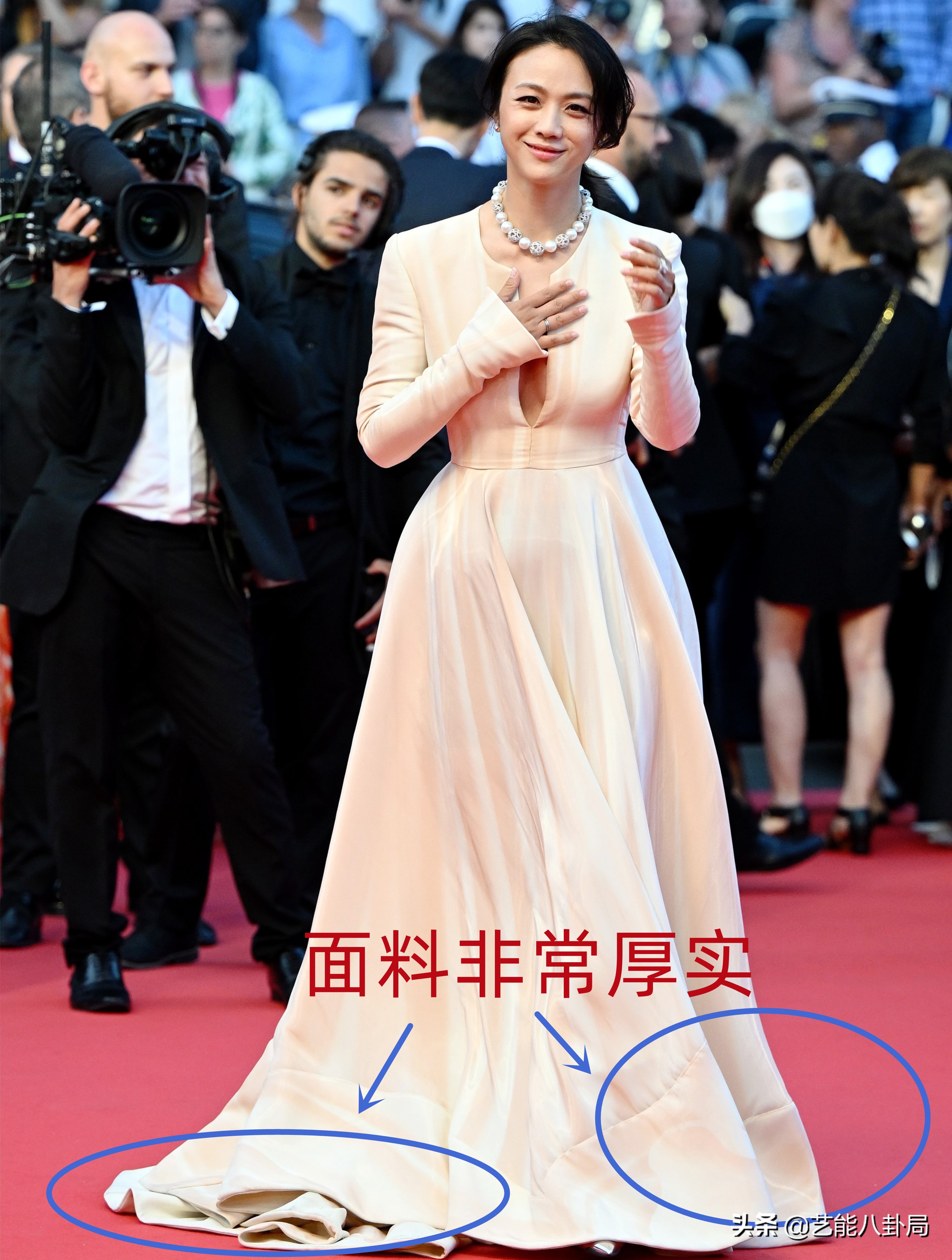 汤唯穿白色抹胸晚礼服,戛纳红毯撞衫范冰冰
