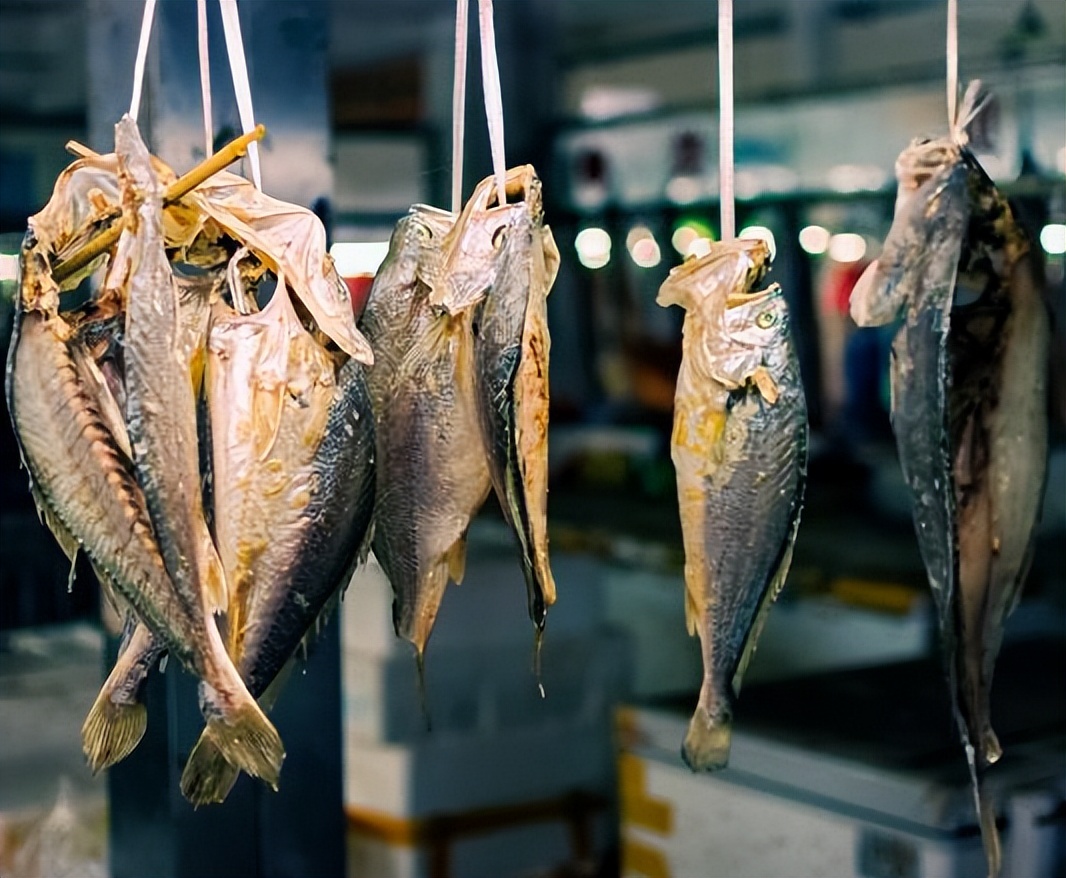 女性阴道有白色泡沫排出来，是咋回事？暗示了什么？医生给出答案