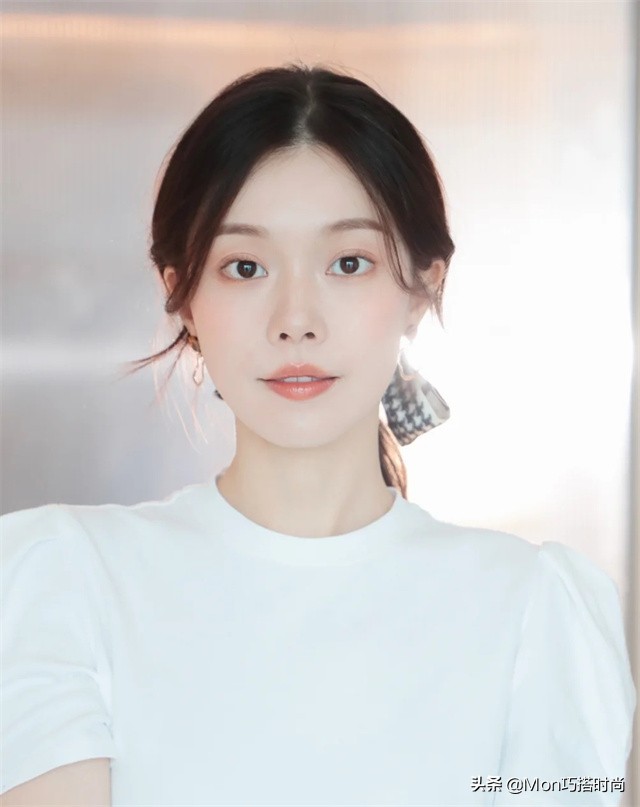 女人再忙也要懂得打扮,女人如何化淡妆出门不伤皮肤