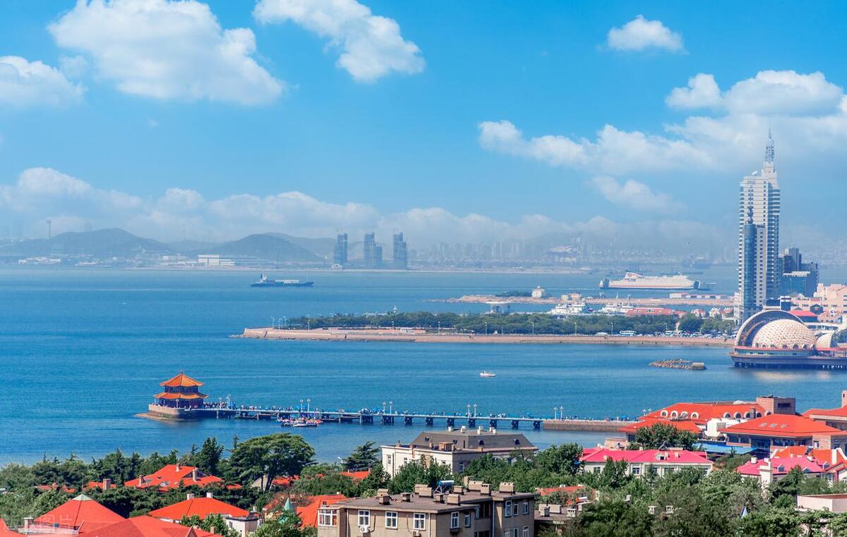 青岛美食攻略最值得去的地方,青岛旅游必去的八个打卡旅游景点