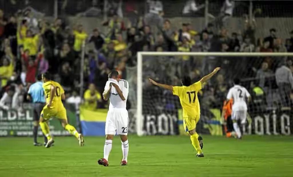 热爱足球的初学者,热爱足球从小开始