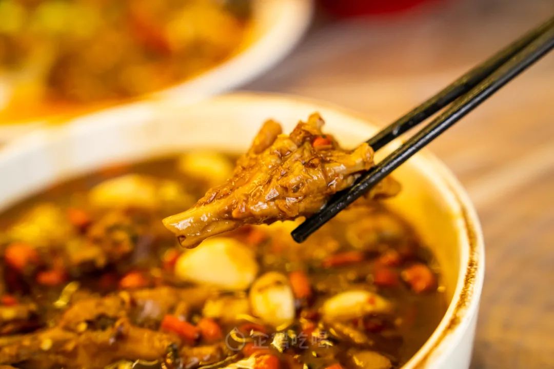 辣到落泪也舍不得停嘴的宝藏城市，不是长沙成都重庆