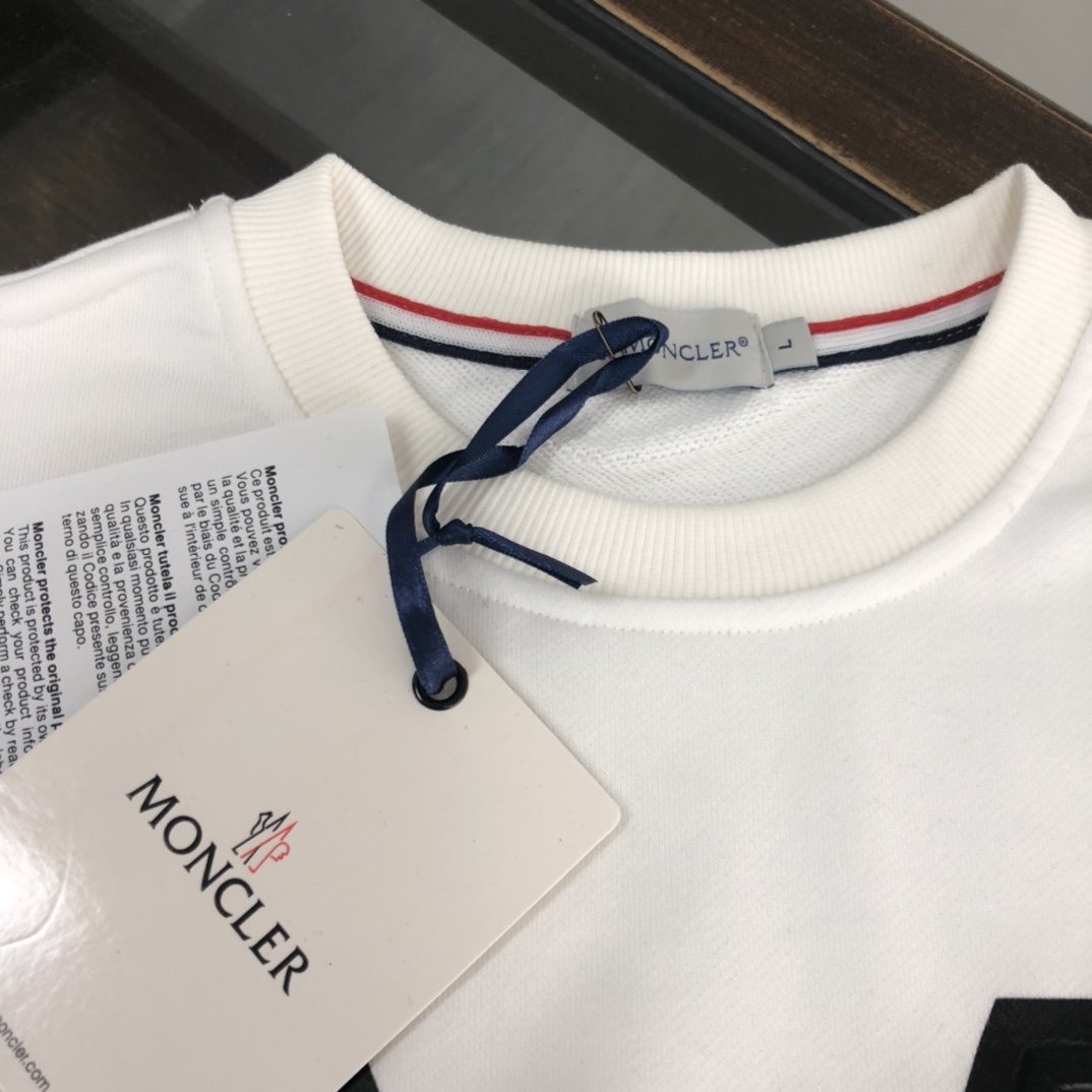 厦门翔安区moncler蒙口卫衣搭配,Moncler套头连帽卫衣