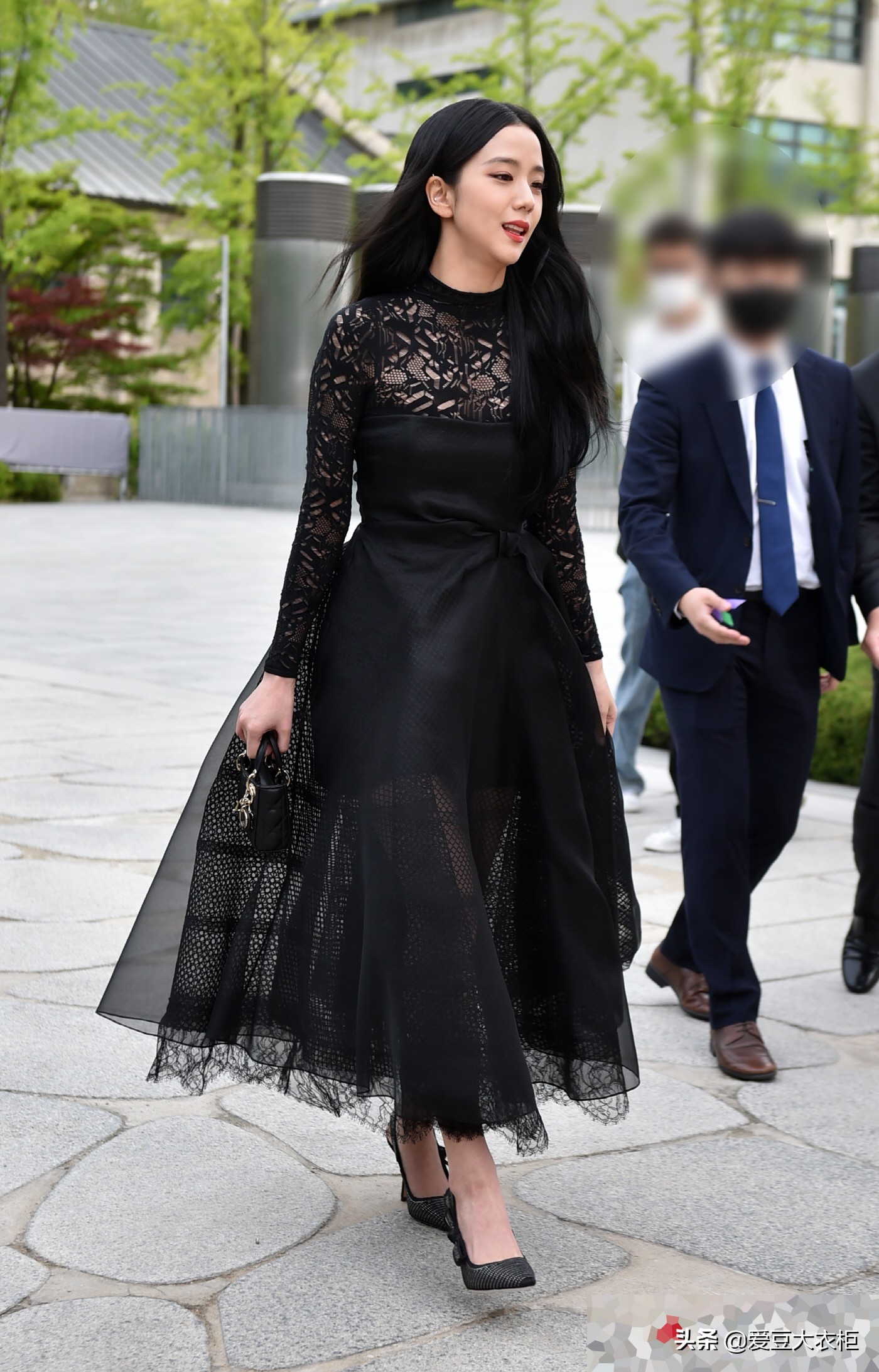 金智秀diormarieclaire,金智秀穿blackpink衣服