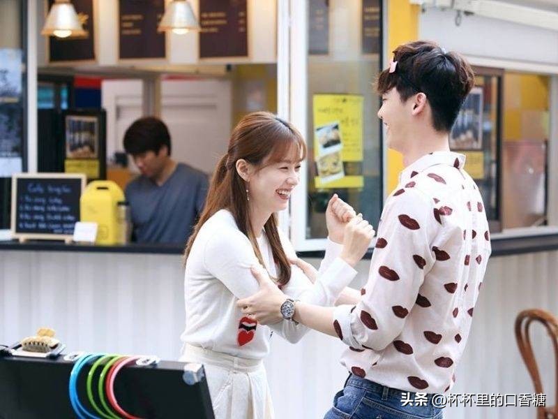 李钟硕绯闻女友都是女神！认爱IU，恋秀智乌龙，不认爱朴信惠遭酸