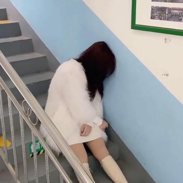 女子刚生完孩子被开除,好多女的生完孩子就离职