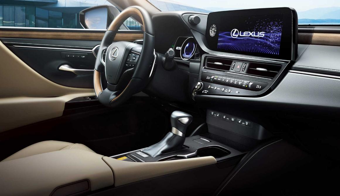 新款雷克萨斯ES上市，变相官方加价数千！销量狂跌的痛忘了？