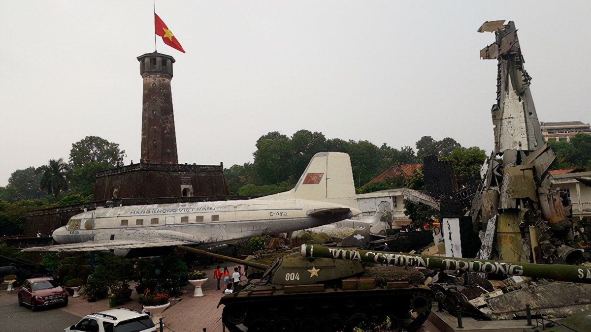 1958年和1964年，朝鲜领导人两次途经中国访问越南，线路是怎样的