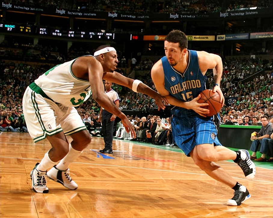 鏄熸湀寮垁,鐗圭鏍奸瞾椹埡棣栧彂