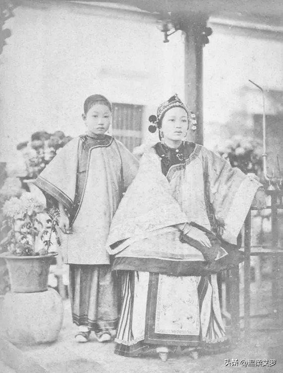 日军日记：路遇逃难的女学生，我将她的腿骨做成了锋利的*刀刺**!