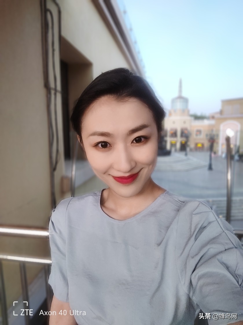 真全面屏设计+真6400万三摄中兴Axon40Ultra评测