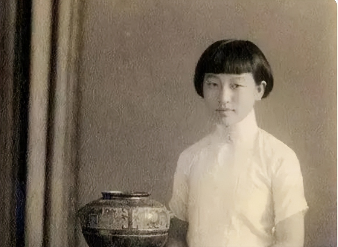 清朝最后一个格格都不敢说的话,清朝最后一位格格不是亲生