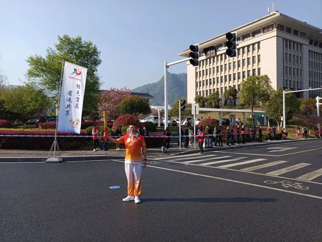 【公安心向*党**护航新征程】“燃动全城”的藏蓝力量