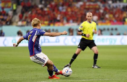 日本队2-1胜西班牙球迷反应,日本队2-1逆转西班牙图片