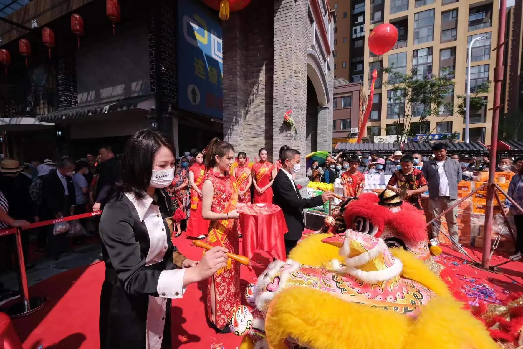 昆明又好吃又好玩又便宜的小街,昆明市逛吃逛街好去处