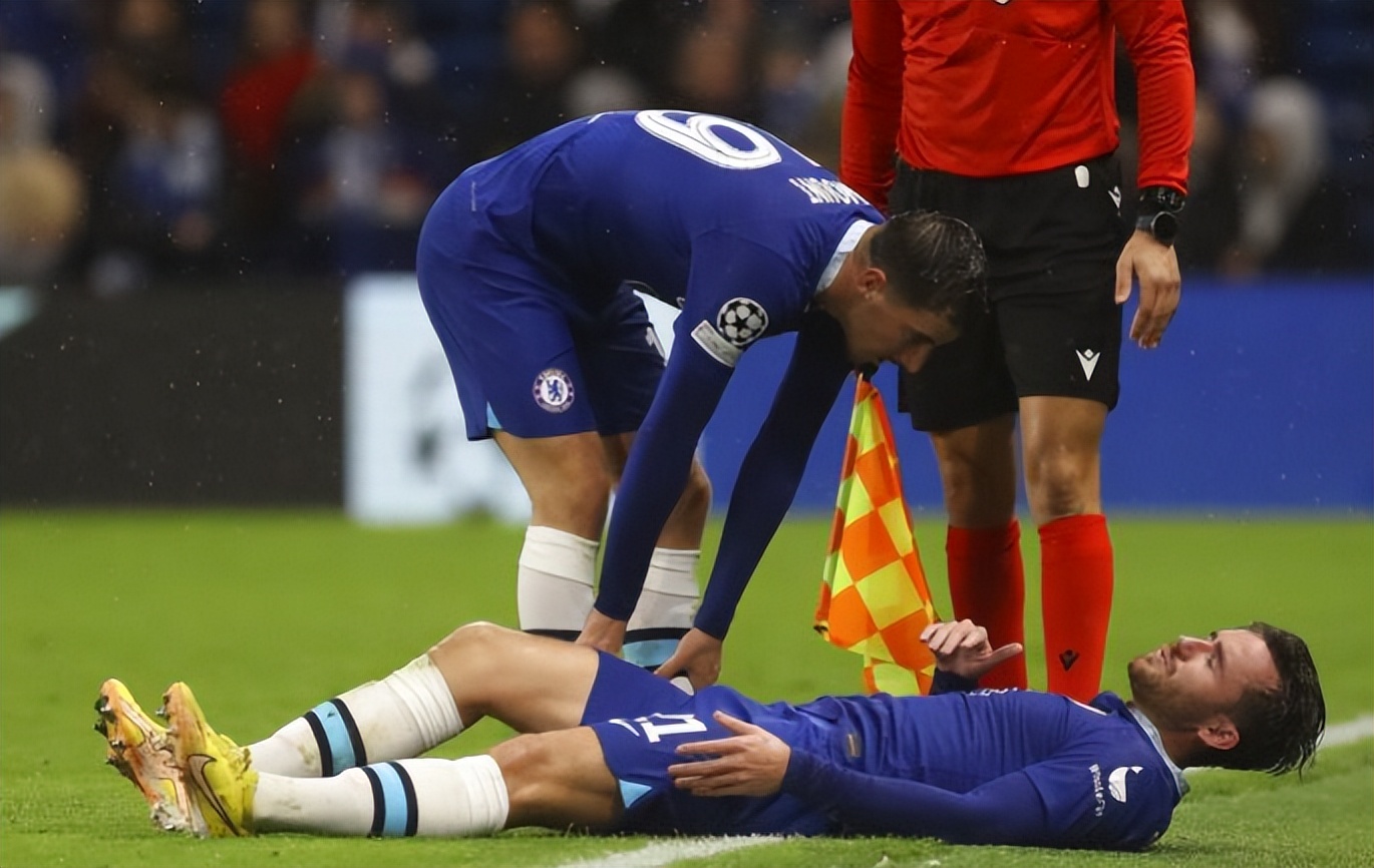 世界杯法国队受伤,本泽马世界杯受伤