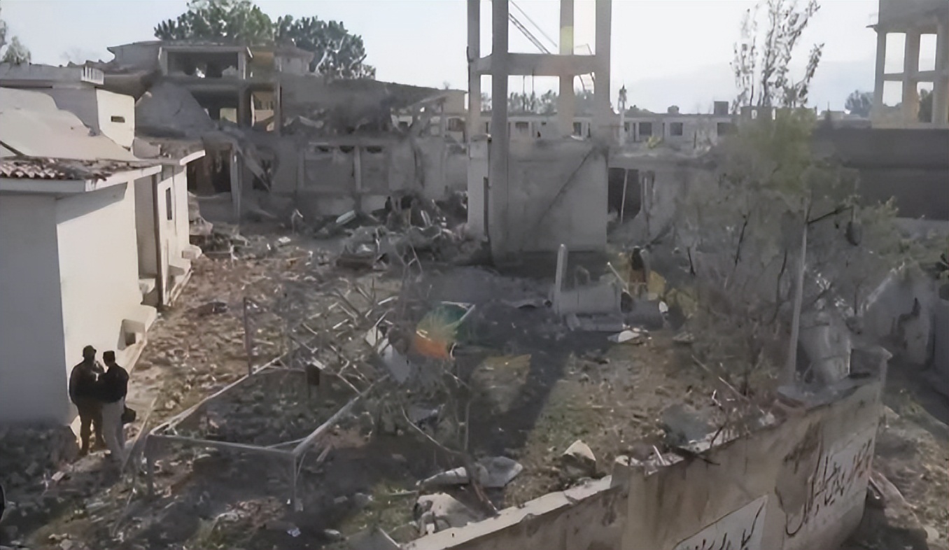 【法治热点早知道】网传人贩子“梅姨”落网？警方回应