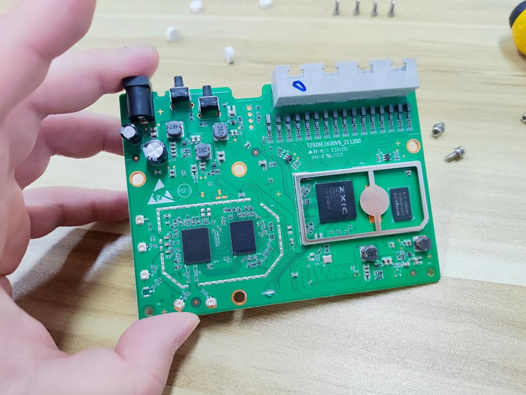 墙壁路由器好不好,晴天路由器穿墙效果