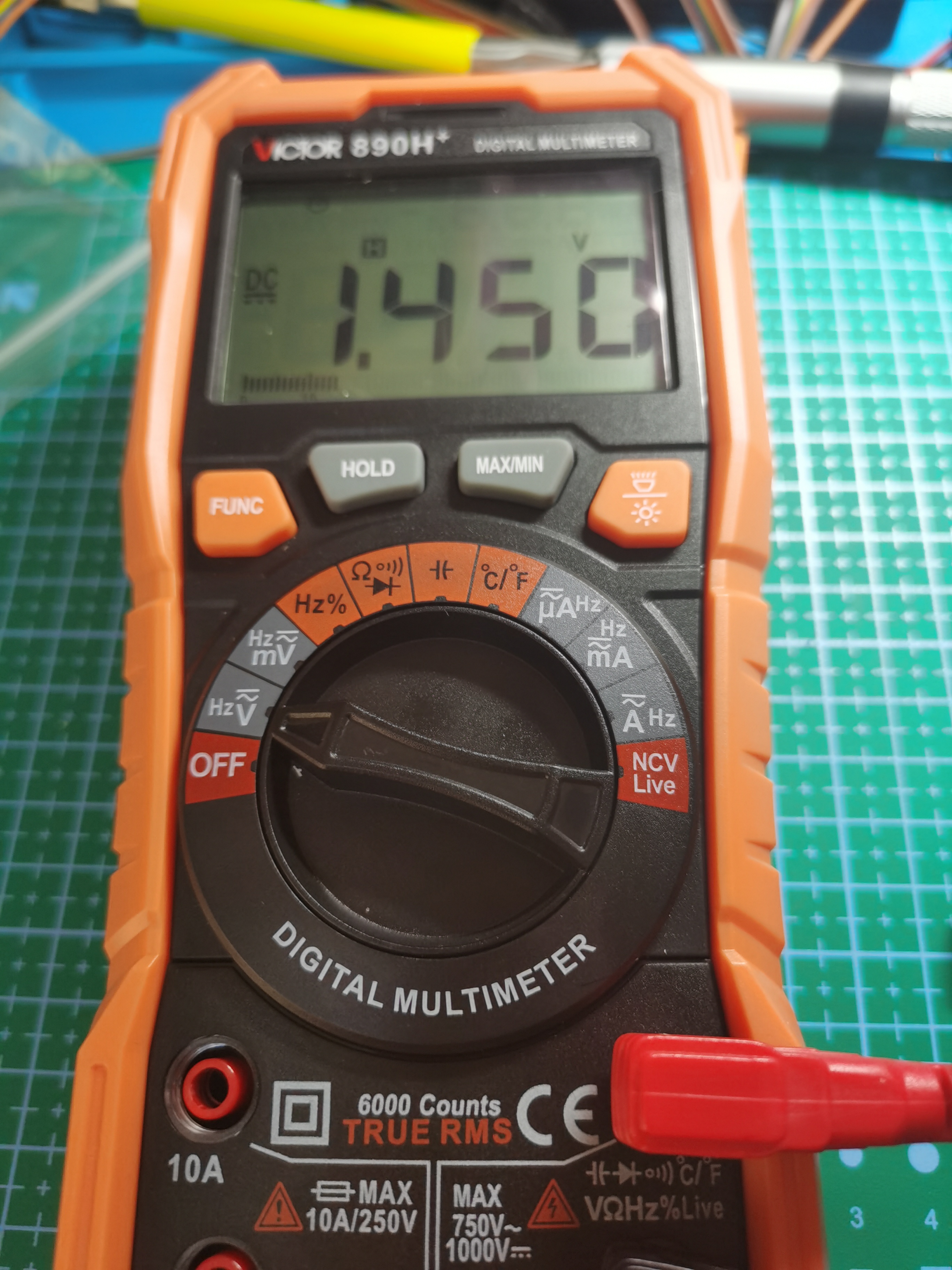 mp3充不进去电，无法*放播**，检测出电池问题，更换新电池