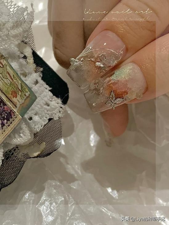 超显白超好看的美甲图片,虎年美甲2022新年美甲显白长款