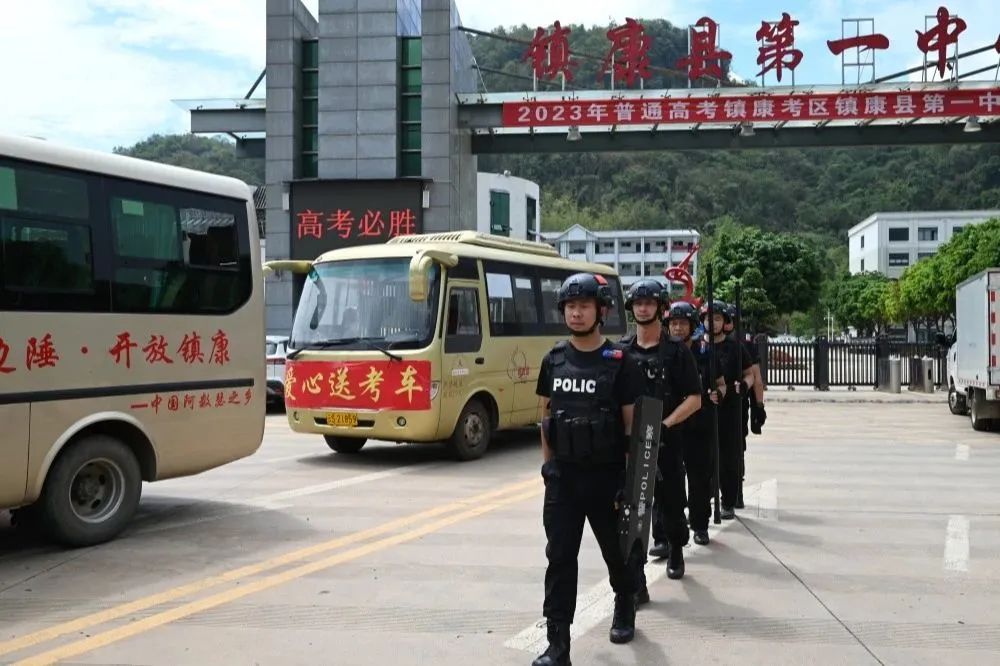 开学季镇坪公安全力维护校园安全,新野公安多措并举守护校园安全