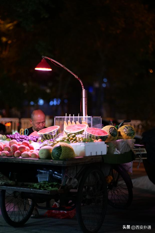 高新大都荟摆摊夜市在哪个位置,高新大都荟摆摊