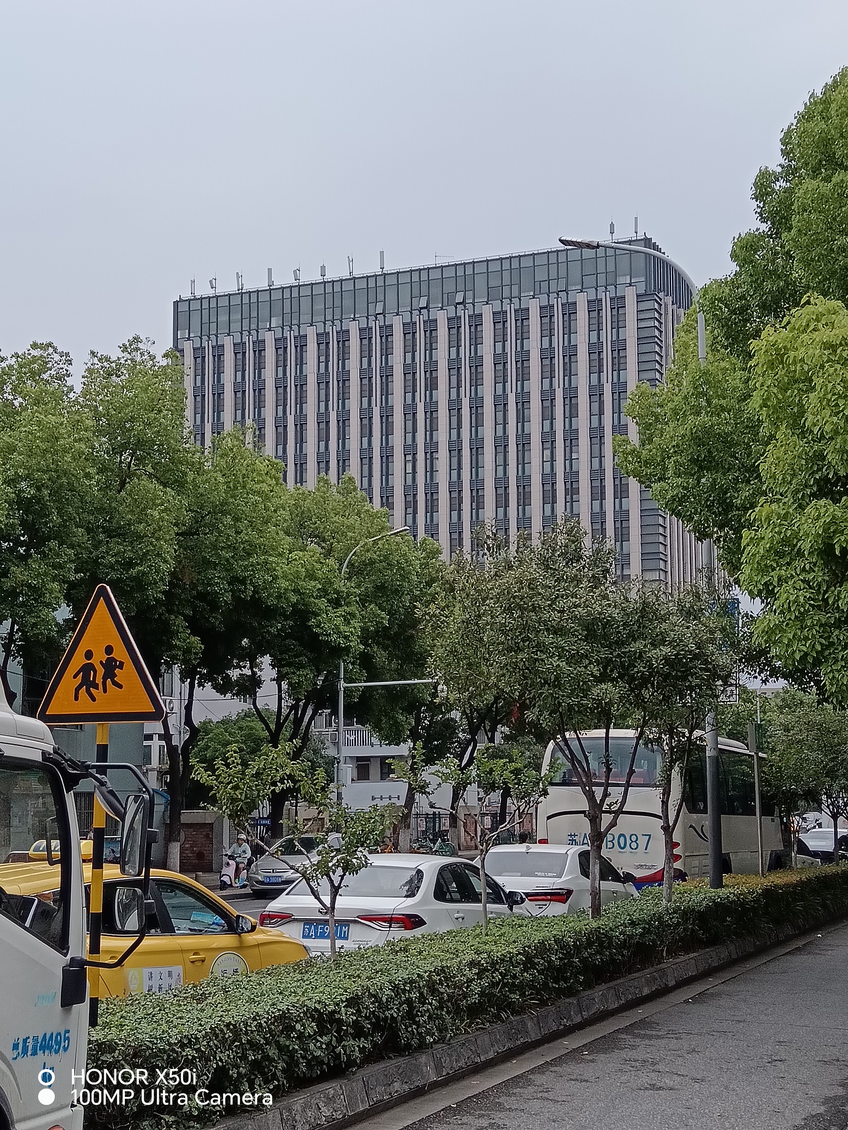 荣耀x50i拍照效果测评,荣耀x50与荣耀x50i哪个拍照好