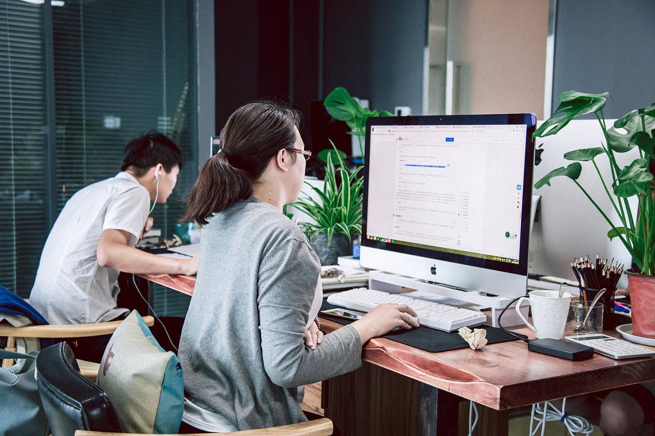 中专学计算机平面设计专业前景好,中专计算机平面设计专业就业前景