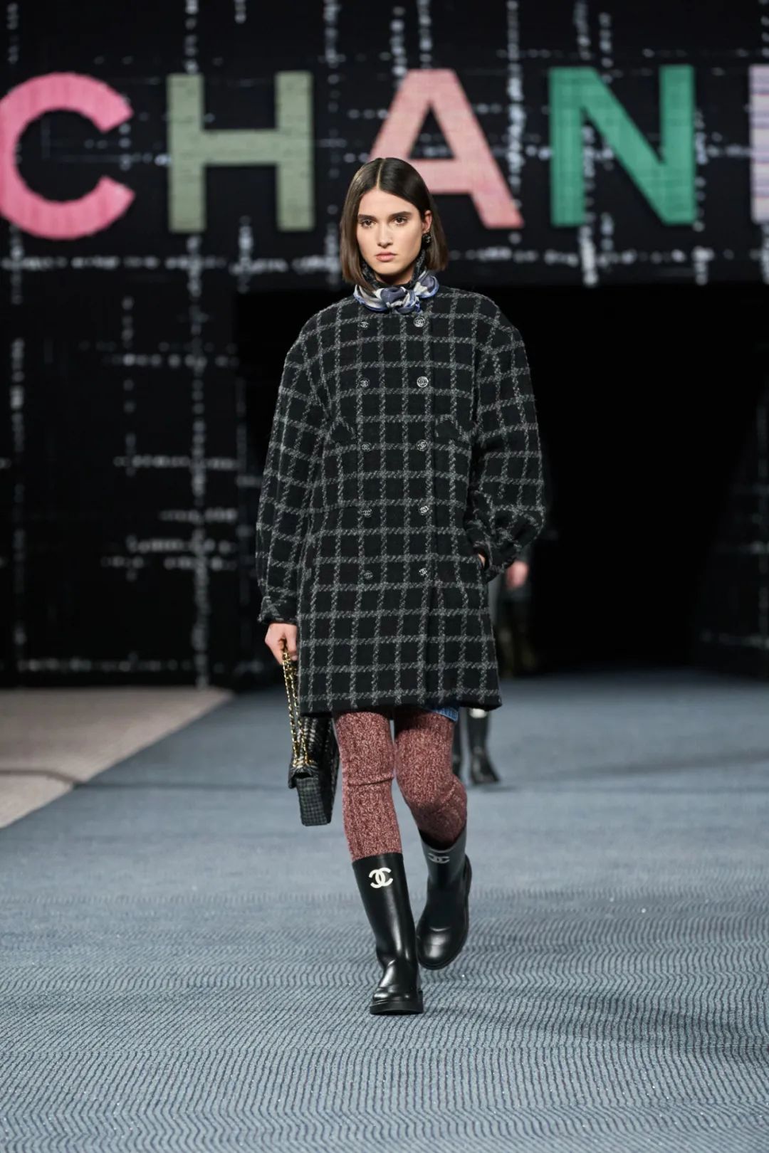 香奈儿2021春夏时装秀面料,香奈儿2022秋冬时装秀舞台分析