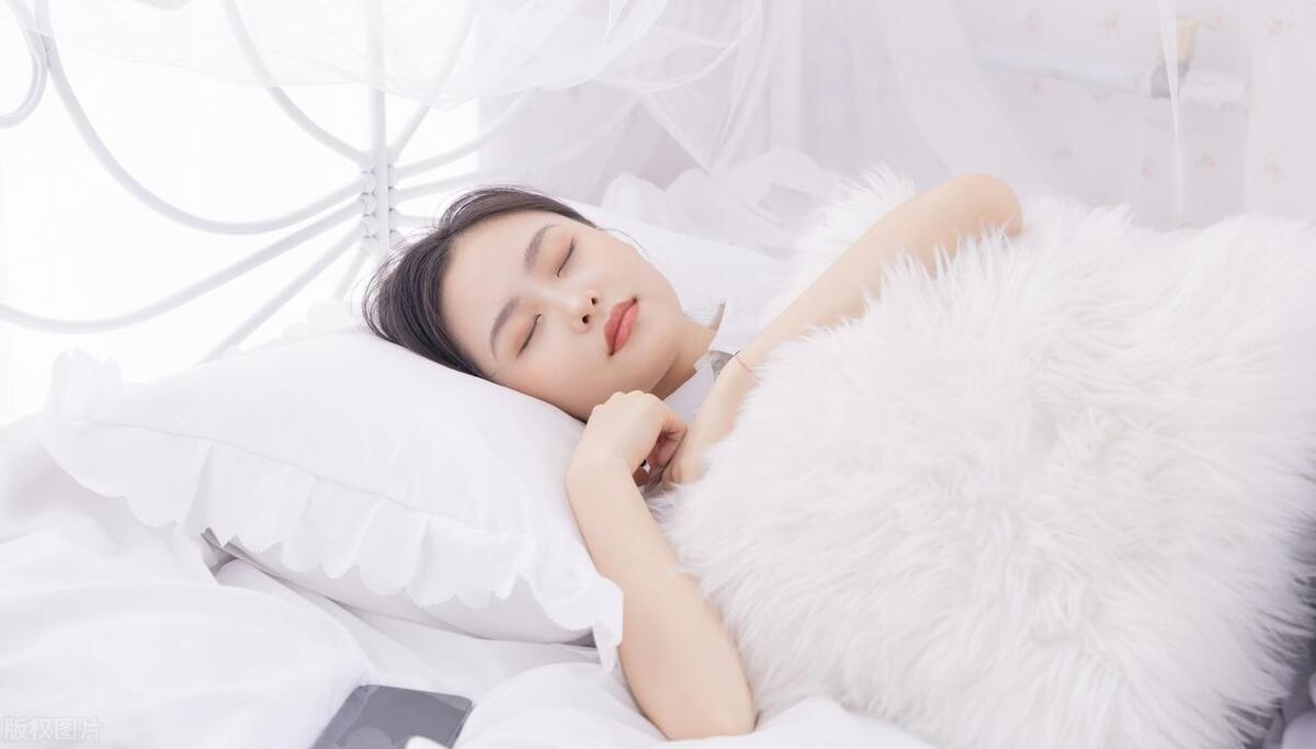 眼睛红肿疼痛的角膜炎有什么药,角膜炎眼皮内有白色东西红肿