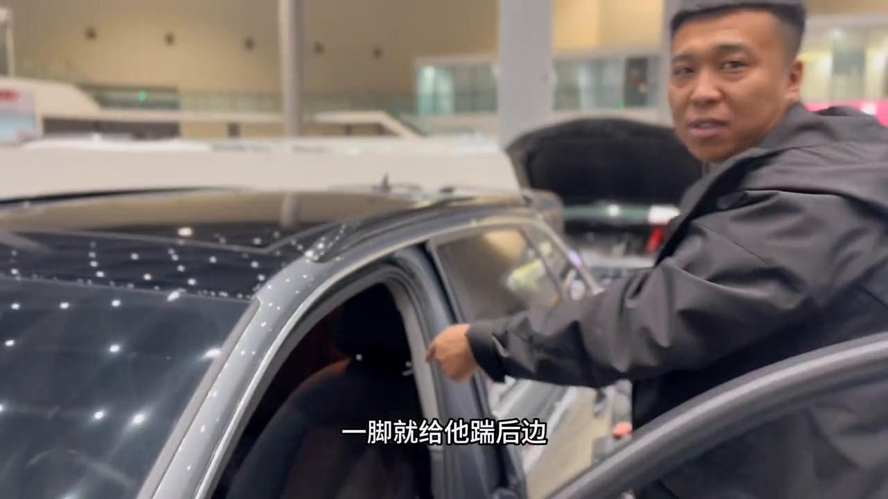 比较便宜动力好点的两厢车,比大众还有面子的车