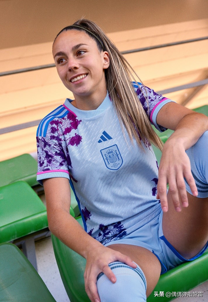 阿迪达斯发布2023女足世界杯国家队客场球衣