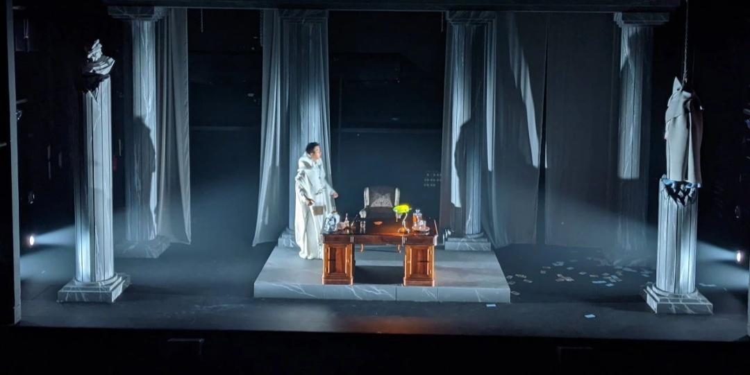 俄狄浦斯：人能否对抗命运？