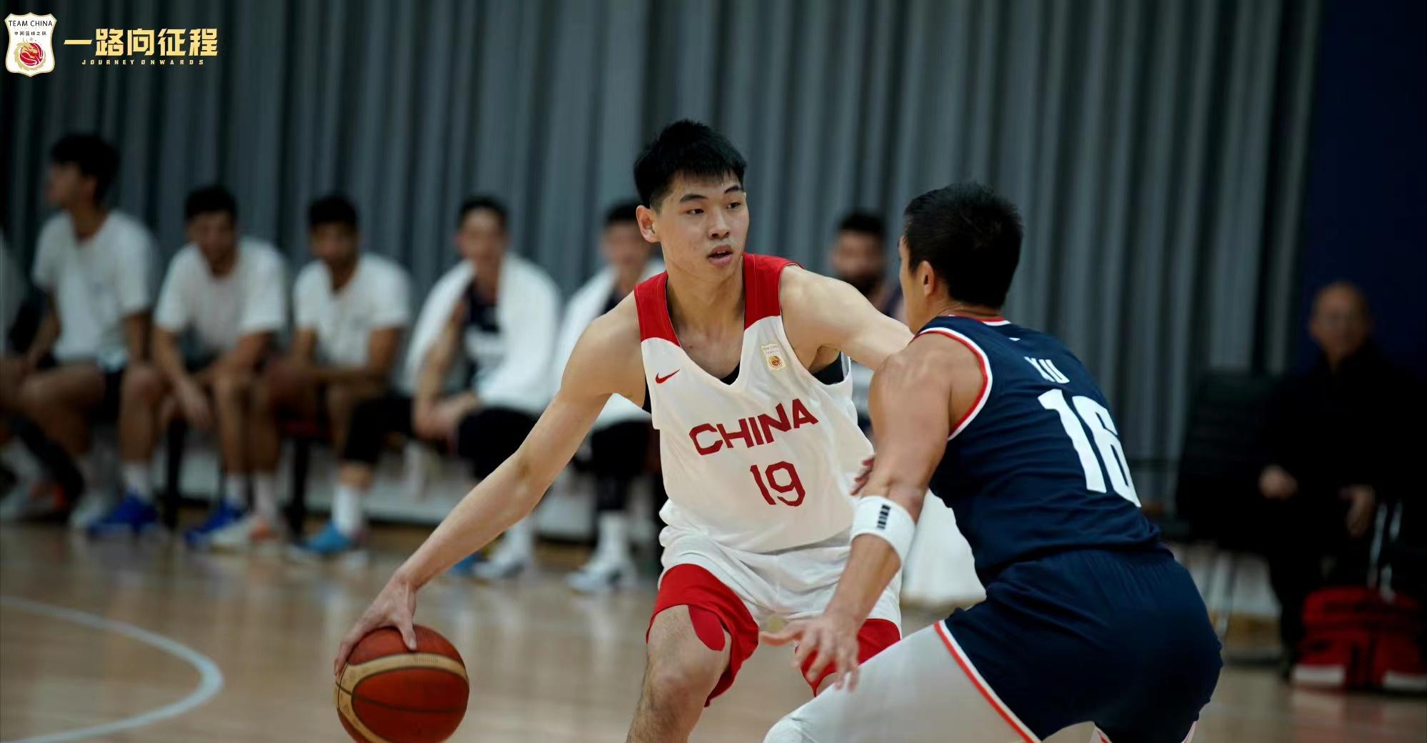 两战19+5+4+4！19岁超新星攻守兼备，坐稳国家队首发，获乔帅欣赏