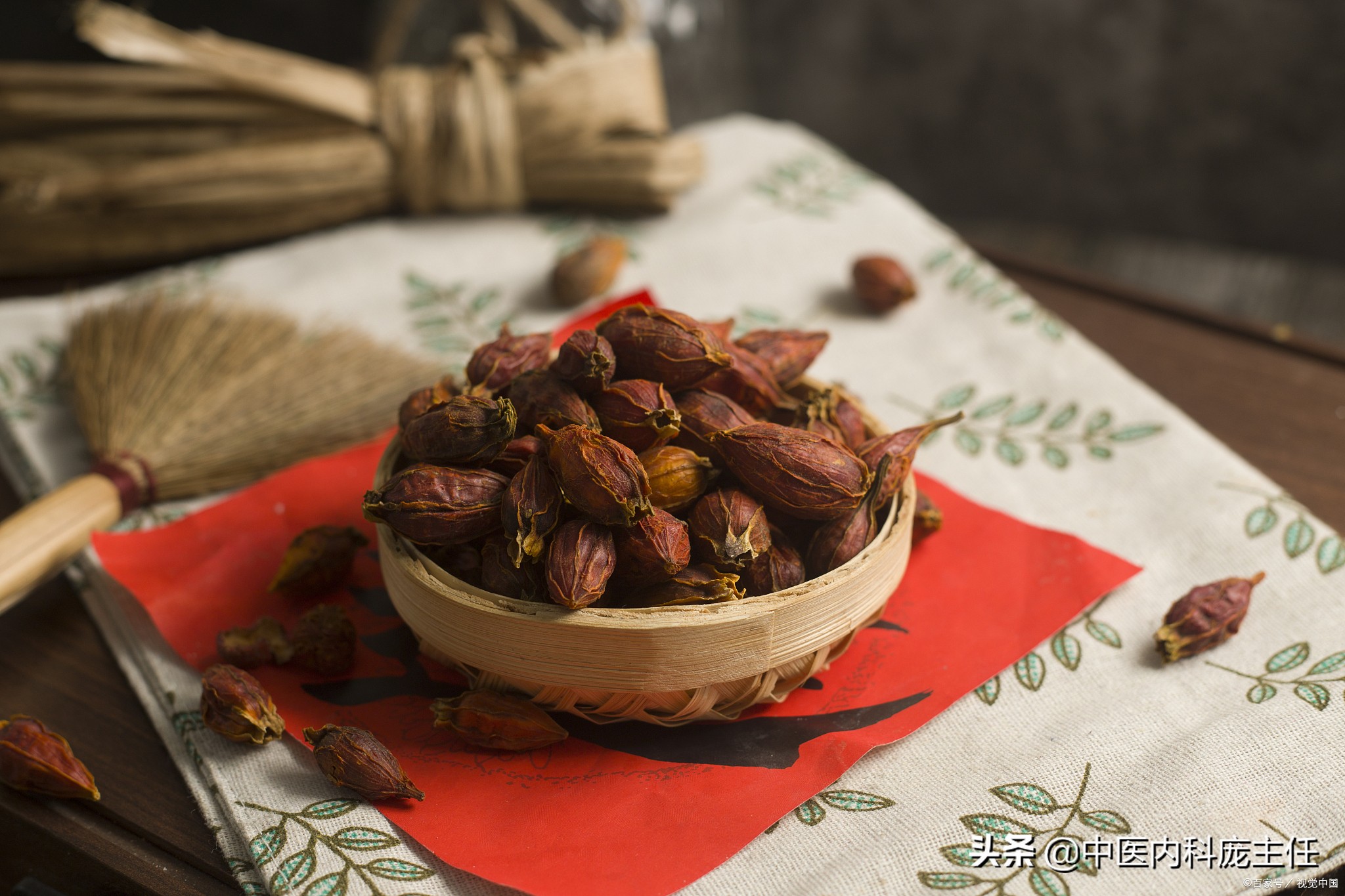 胃又疼又胀又打嗝是怎么回事,胃总胀闷喘不过气的感觉怎么回事