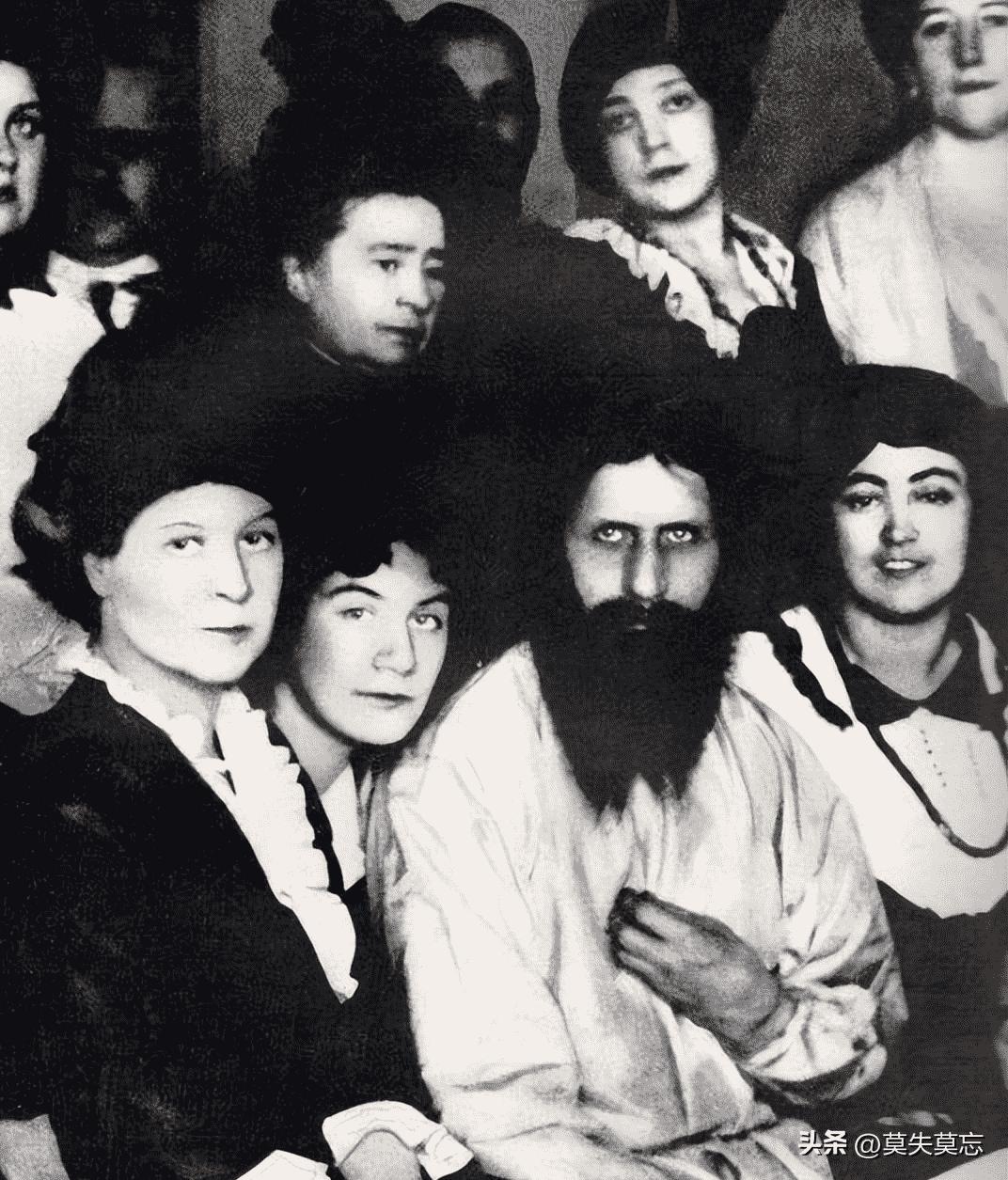 变态的纳粹德国，*光脱**犹太人女人衣服，集体*杀屠**!2