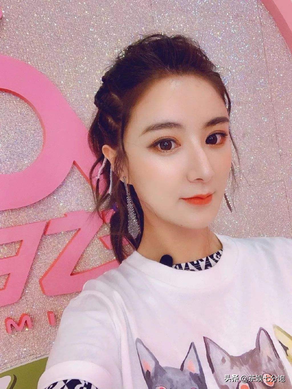 从服装店导购到偷*税漏**被罚13亿，“直播一姐”薇娅如何走向深渊的