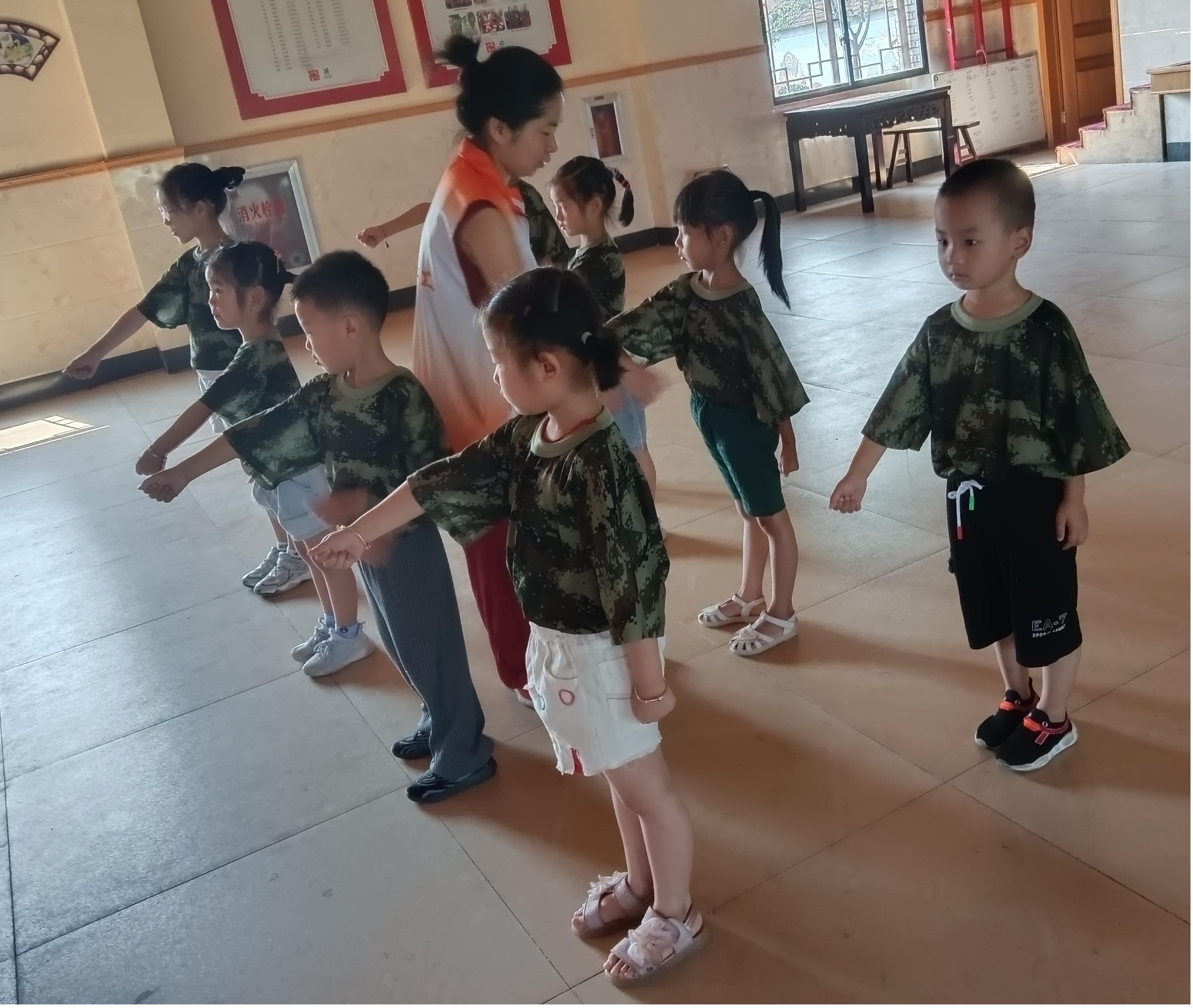 德清:“神气小兵,迷彩起航”首届少儿特训营圆满结束