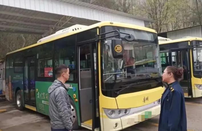 公交为什么不免费要收一块钱,为什么公交车有的一元有的两元